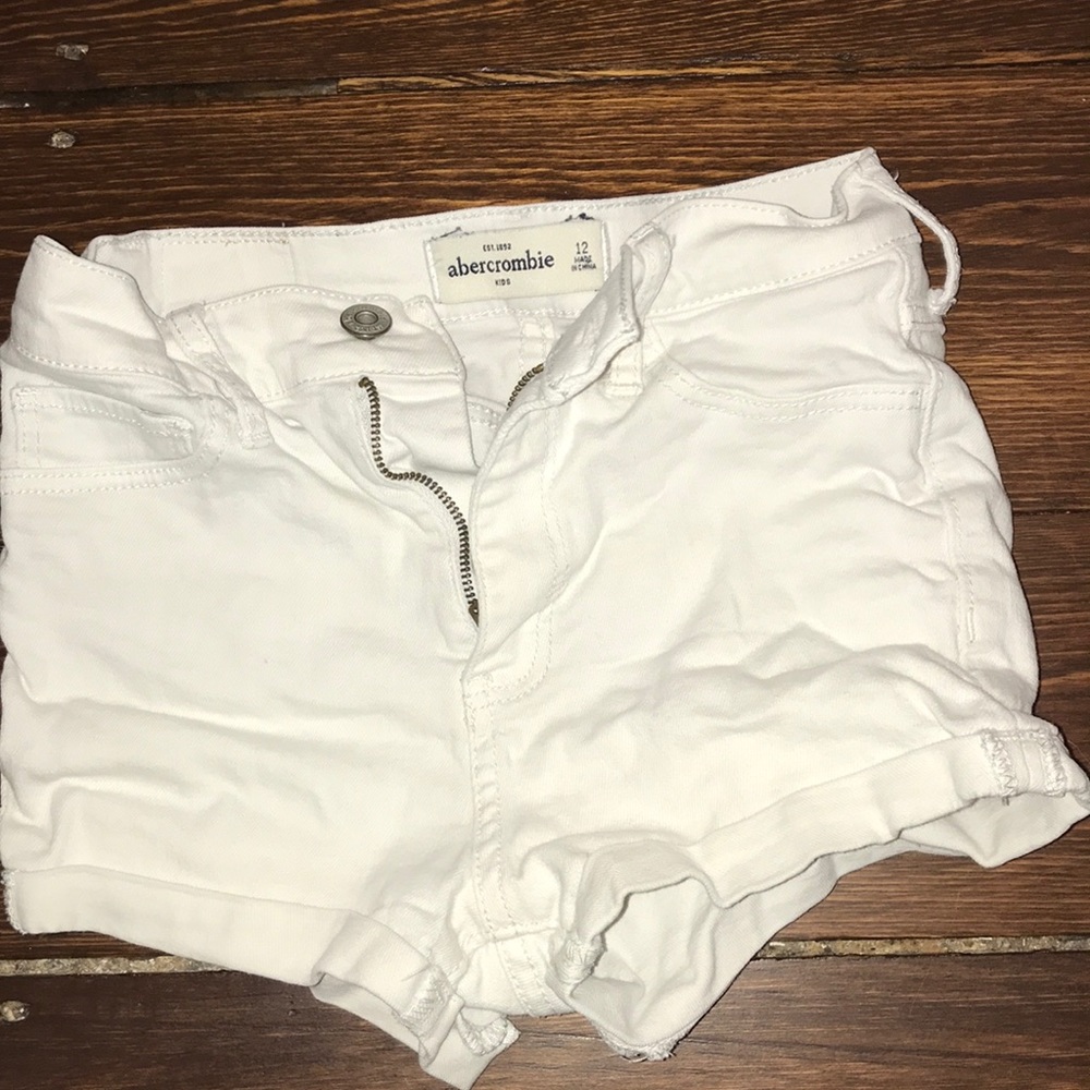 White Abercrombie shorts